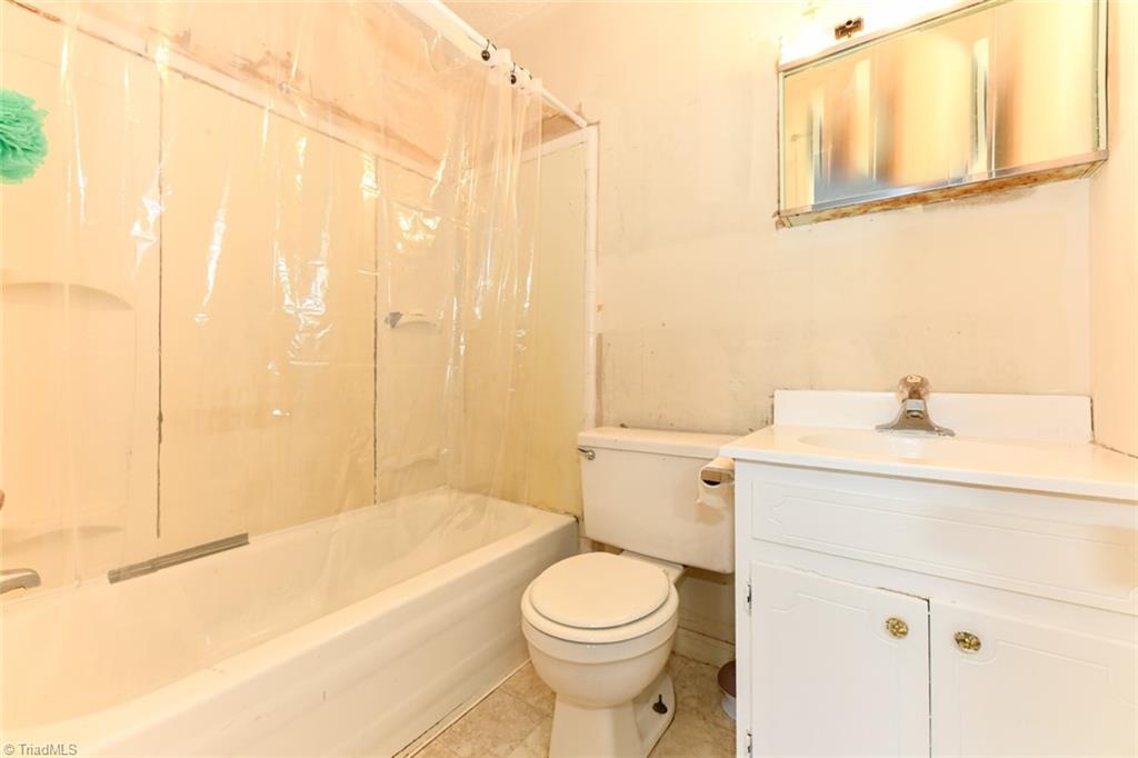 5743 Bramblegate Road Greensboro, NC 27409 - Photo 10 of 15 Gallery Image 10