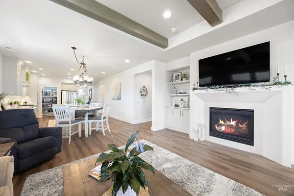 $697,800 | 122 North Woody Knl Lane, Eagle, ID 83616