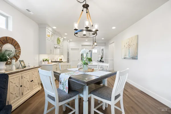 $697,800 | 122 North Woody Knl Lane, Eagle, ID 83616