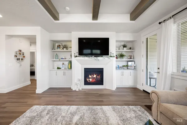 $697,800 | 122 North Woody Knl Lane, Eagle, ID 83616