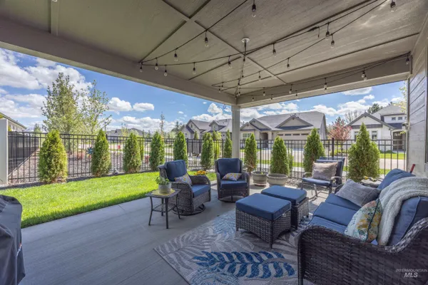 $697,800 | 122 North Woody Knl Lane, Eagle, ID 83616