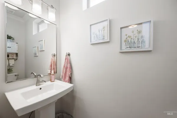 $697,800 | 122 North Woody Knl Lane, Eagle, ID 83616