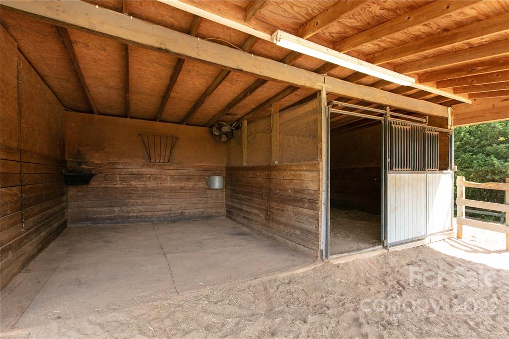 991 Golf Course Road Tryon, NC 28782 - Photo 34 of 43 a view of entryway