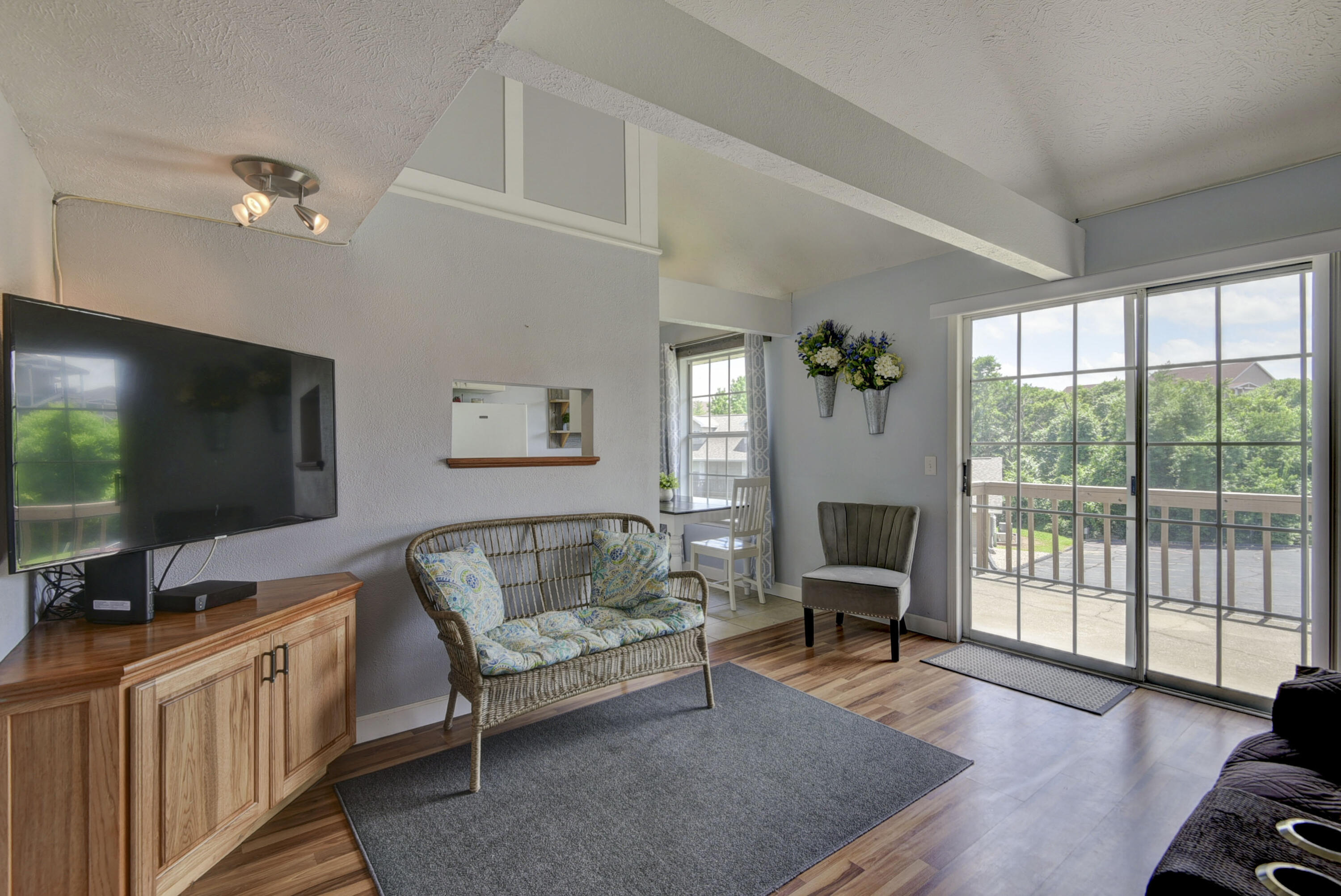 3 Memory Lane, Unit 8 Branson, MO 65616 - Photo 5 of 33 Living room