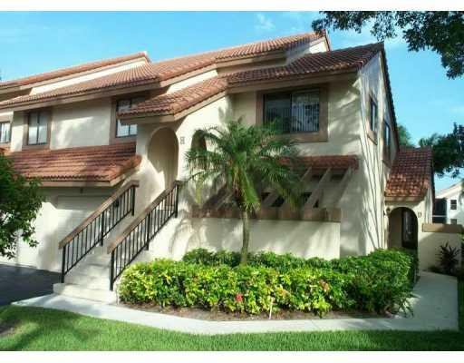 5591 Coach House Circle, Unit D Boca Raton, FL 33486 - Photo 1 of 8 Exterior Front