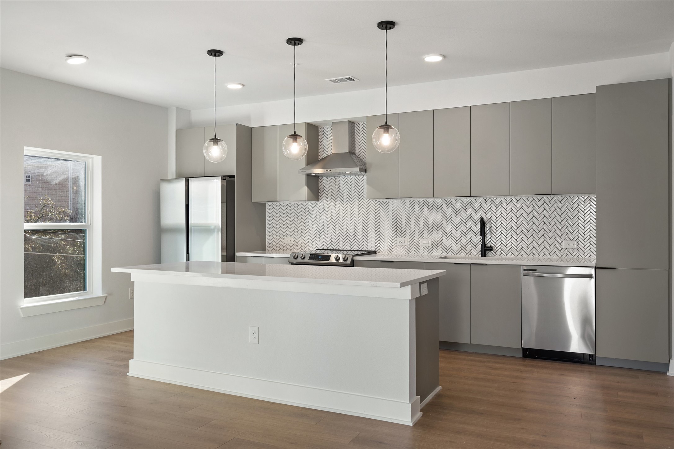 2500 Longview Street, Unit 222 Austin, TX 78705 - Photo 3 of 38