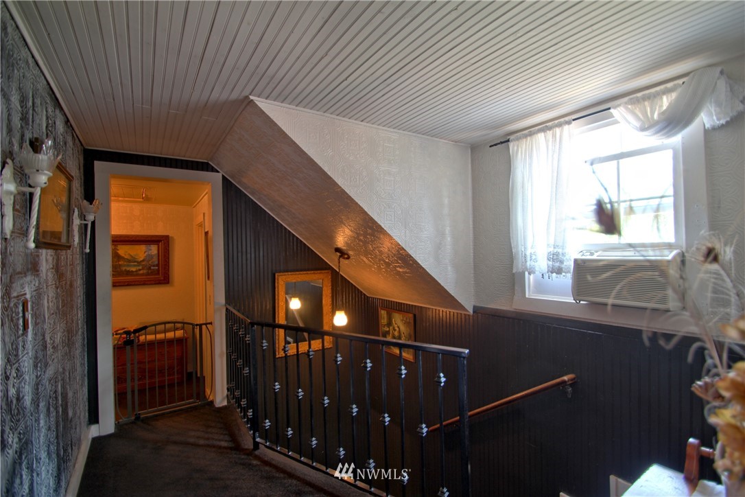 30217 Oso Loop Road Arlington, WA 98223 - Photo 29 of 34 a view of an entryway
