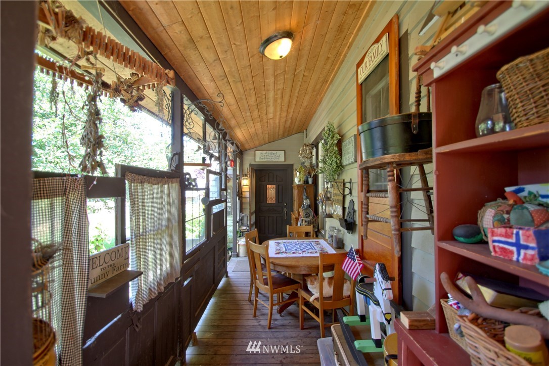 30217 Oso Loop Road Arlington, WA 98223 - Photo 30 of 34 a view of a balcony dining area