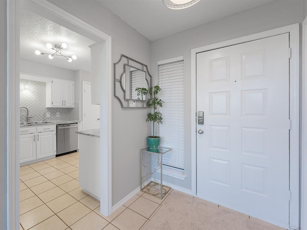 4603 Cherokee Path Carrollton, TX 75010 - Photo 4 of 20