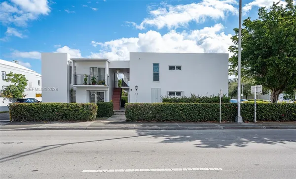 $2,000 | 455 Southwest 27th Avenue, Unit 9, Miami, FL 33135