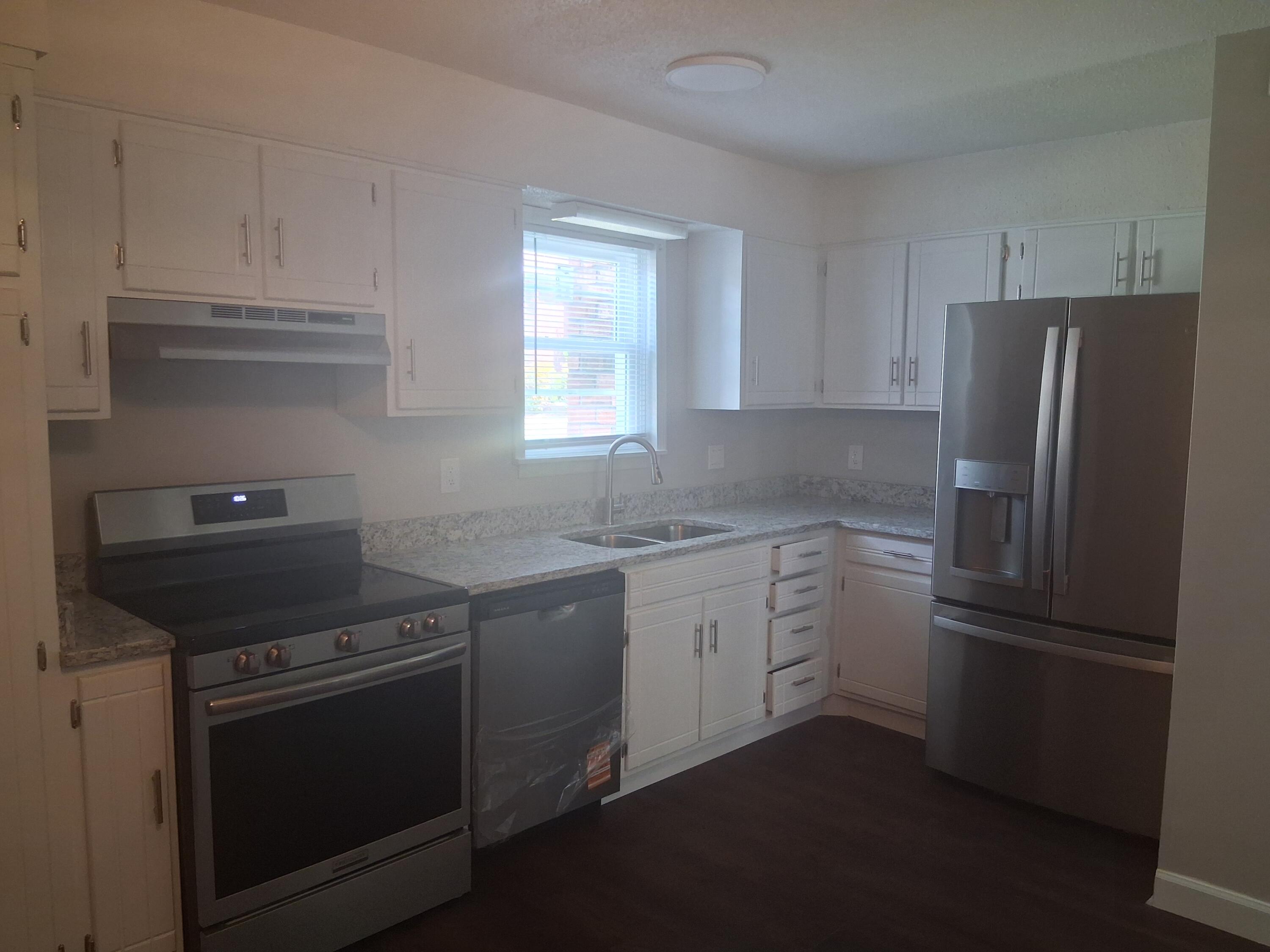 251 Rast Street, Unit H2 Sumter, SC 29150 - Photo 3 of 10