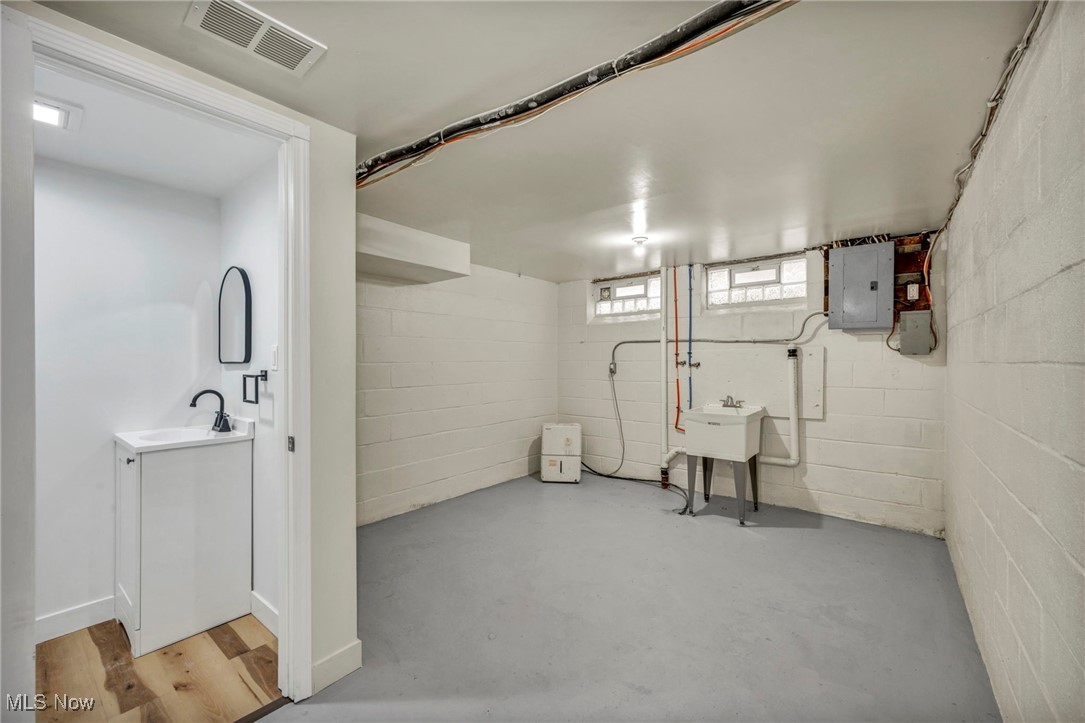 3955 Colony Road Cleveland, OH 44118 - Photo 36 of 48 Gallery Image 36