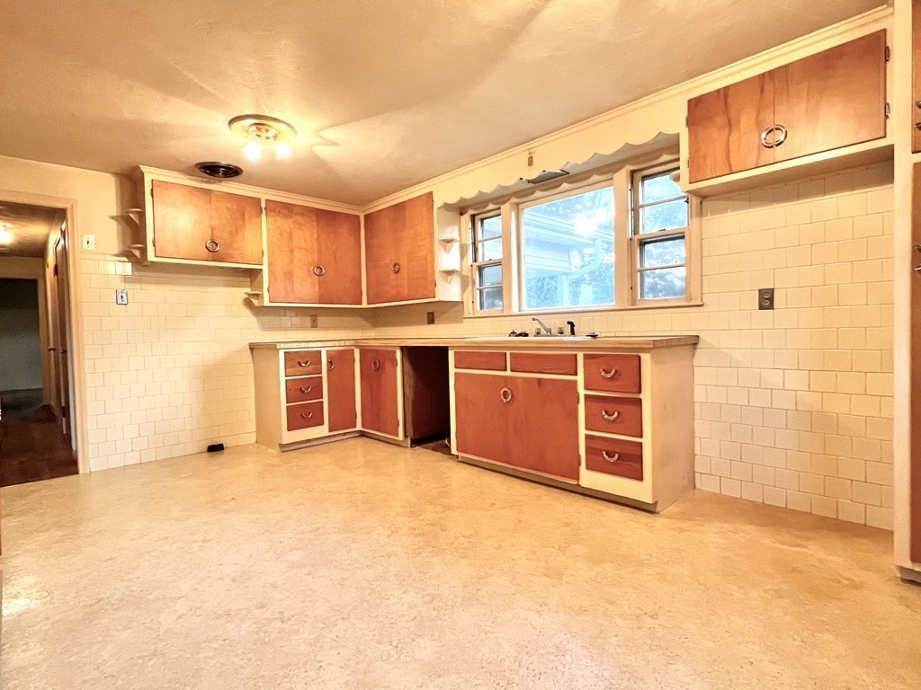 51 Purchase Street Worcester, MA 01606 - Photo 8 of 32 Gallery Image 8