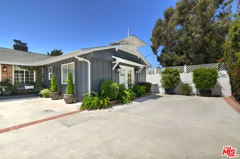 $1,599,000 | 13006 West Magnolia Boulevard, Sherman Oaks, CA 91423