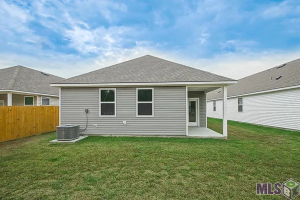 $3,000 | 945 Drago Drive, Baton Rouge, LA 70820