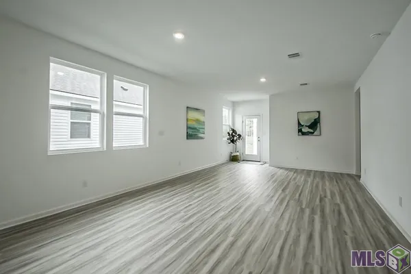 $3,000 | 945 Drago Drive, Baton Rouge, LA 70820