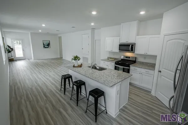 $3,000 | 945 Drago Drive, Baton Rouge, LA 70820