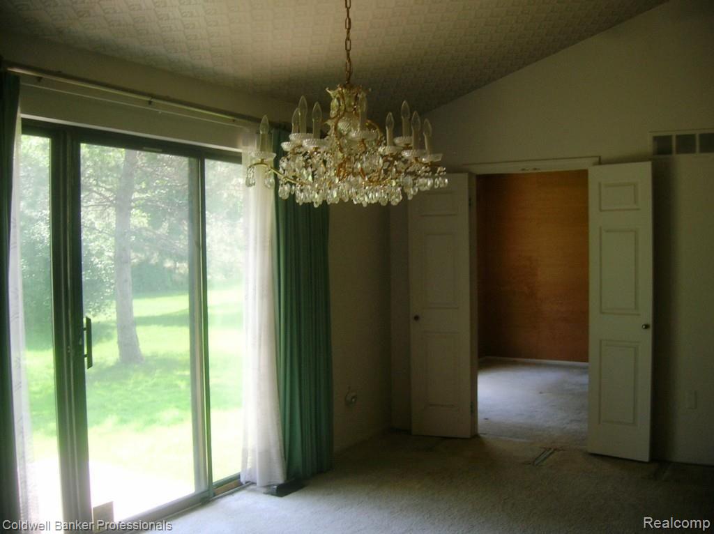 27880 Evergreen Road, Unit 19 Lathrup Village, MI 48076 - Photo 7 of 31