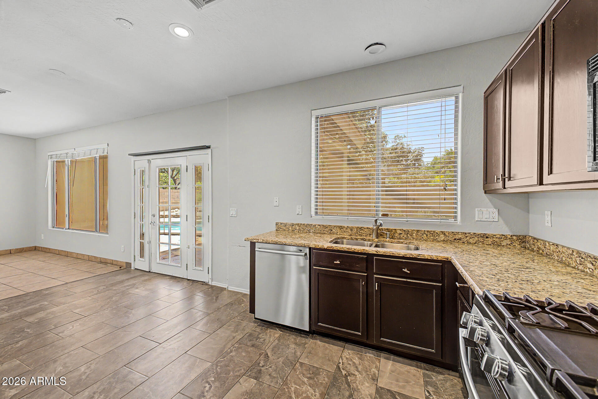 4237 East Del Rio Street Gilbert, AZ 85295 - Photo 11 of 31