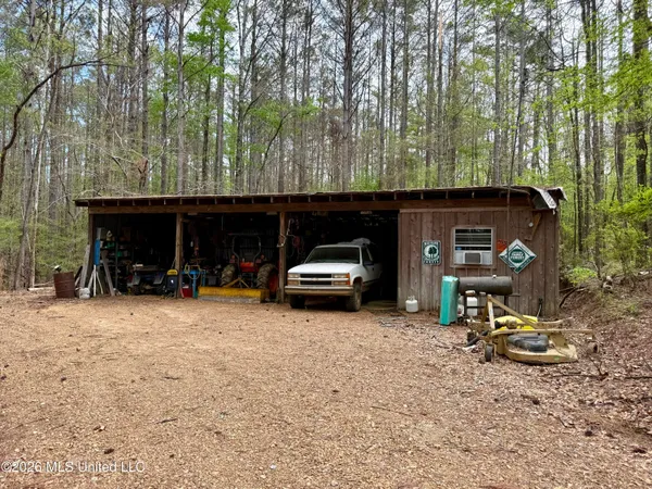 $1,050,000 | 27979 Highway 12, Lexington, MS 39095