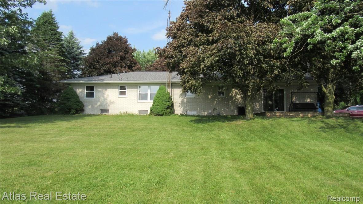 8120 Henderson Road Goodrich, MI 48438 - Photo 3 of 18 back.JPG