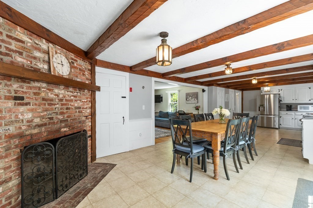 9 Great Pond Road Wenham, MA 01984 - Photo 11 of 37