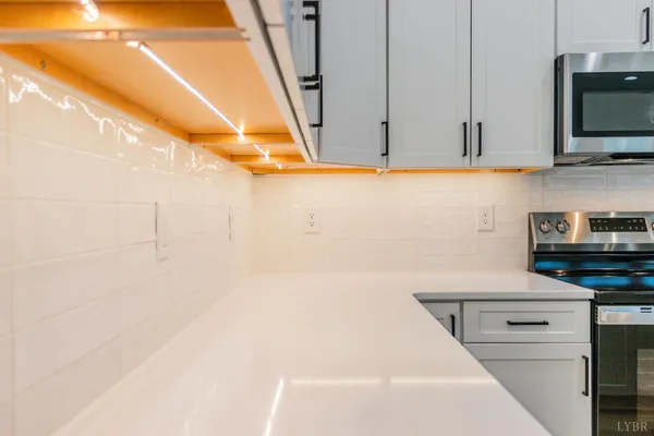 a bathroom with a toilet