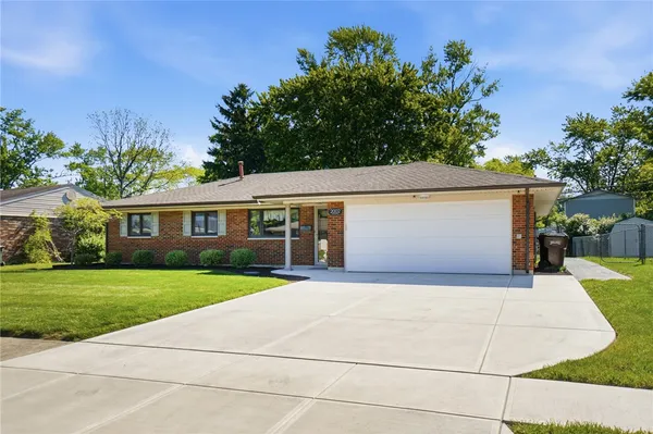 $295,000 | 2002 Darrell Drive, Fairborn, OH 45324