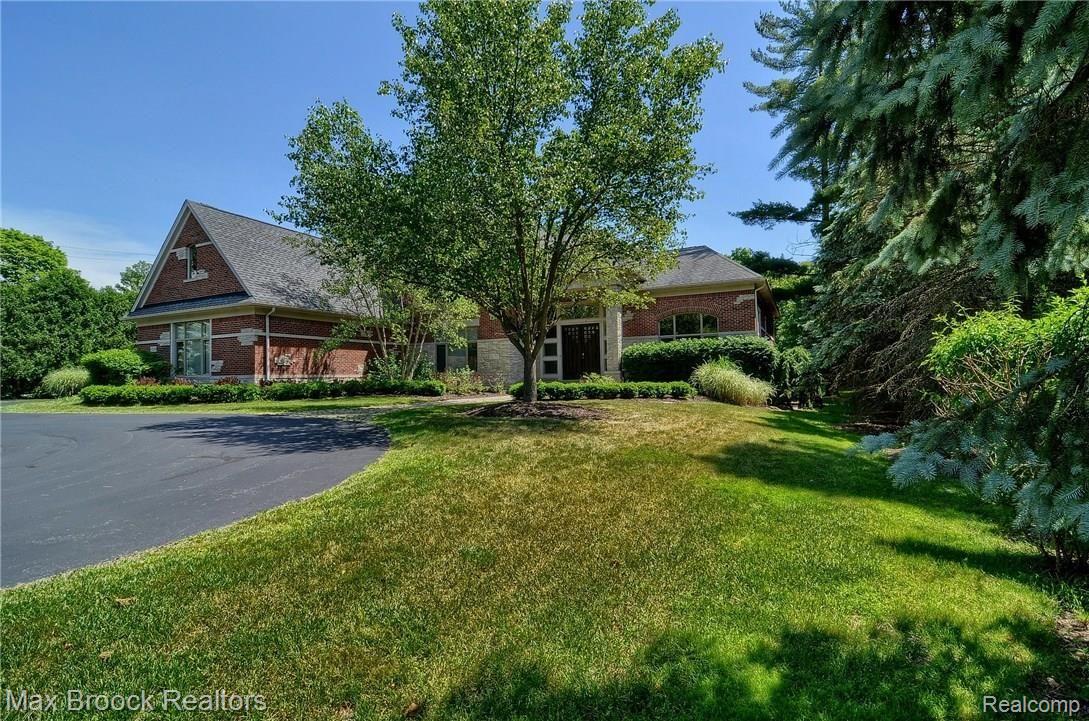 32250 Bingham Road Franklin, MI 48025 - Photo 3 of 44 Front 3rd View.jpg
