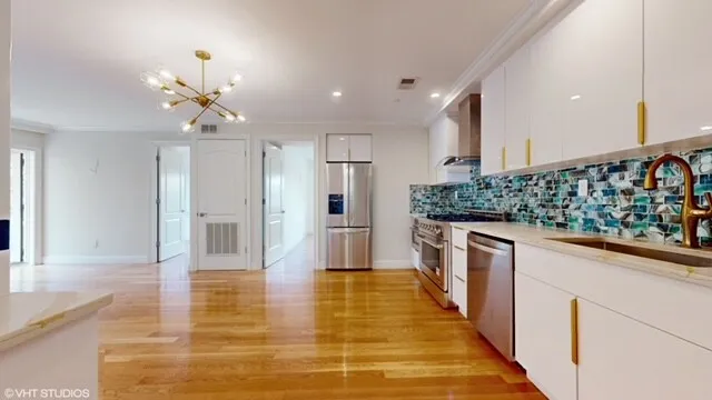 $775,000 | 82 East 5th Street, Unit 3A | Windsor Terrace