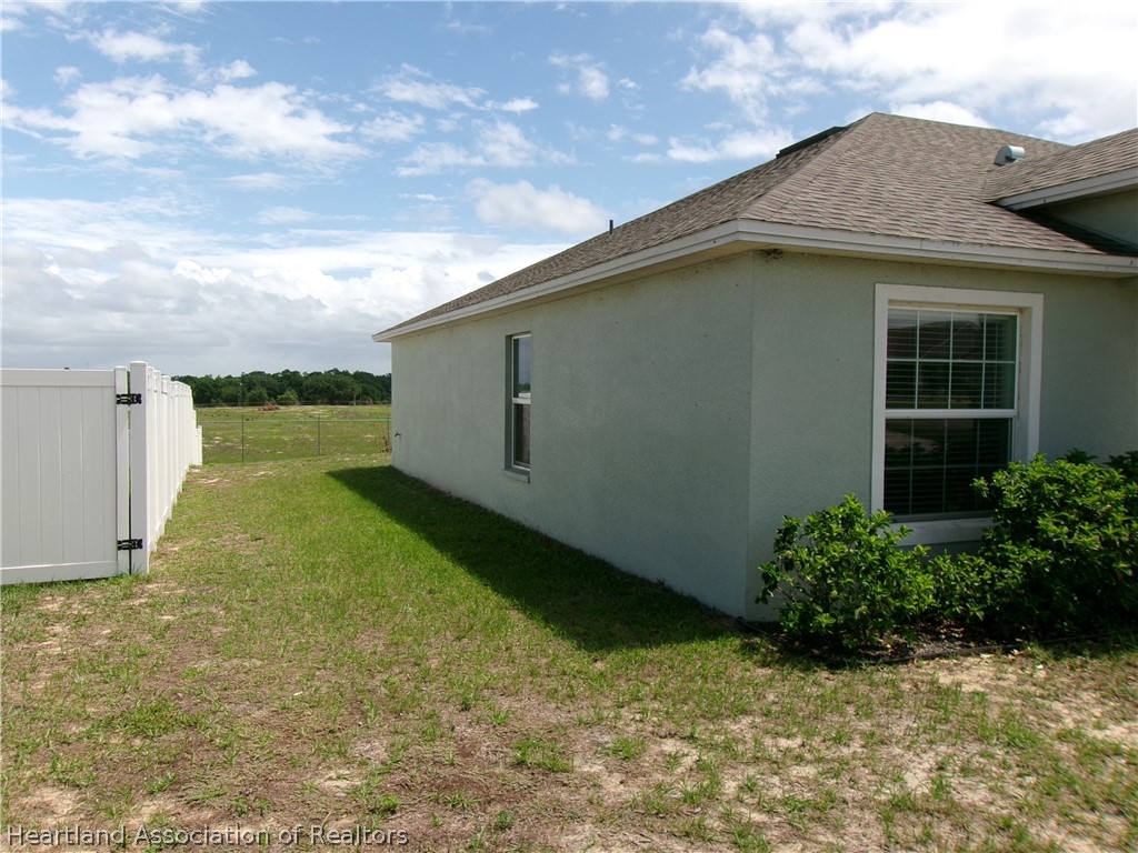 512 Central Ridge Lane Frostproof, FL 33843 - Photo 2 of 19