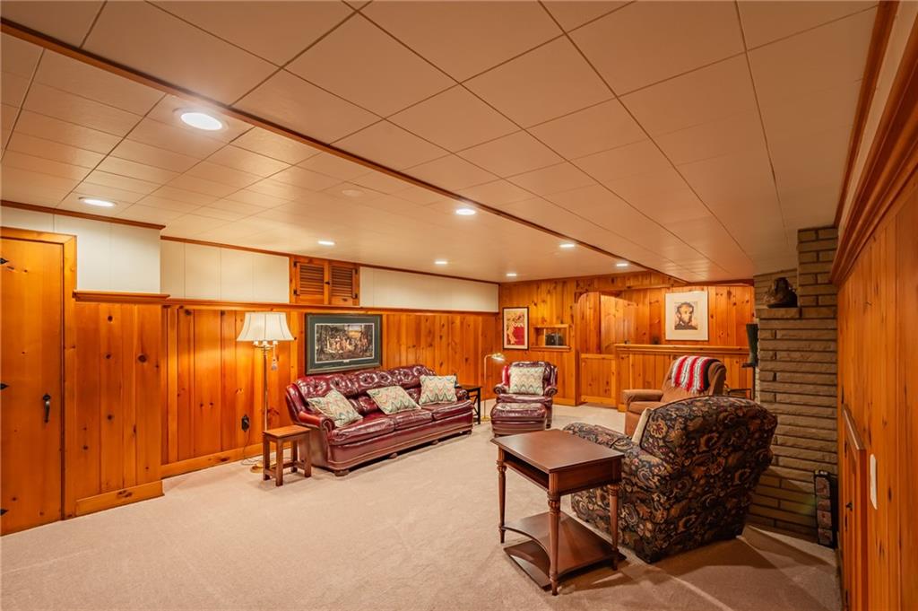 285 Crestmont Road Pittsburgh, PA 15237 - Photo 15 of 25 Gallery Image 15