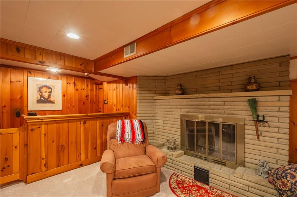 285 Crestmont Road Pittsburgh, PA 15237 - Photo 16 of 25 Gallery Image 16