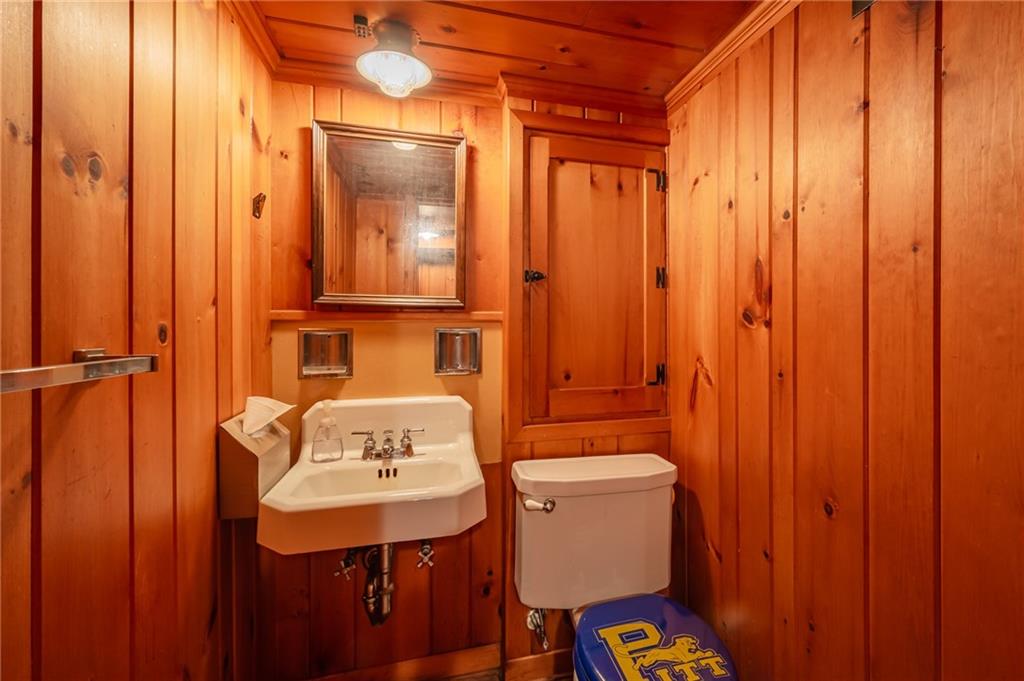 285 Crestmont Road Pittsburgh, PA 15237 - Photo 18 of 25 Gallery Image 18