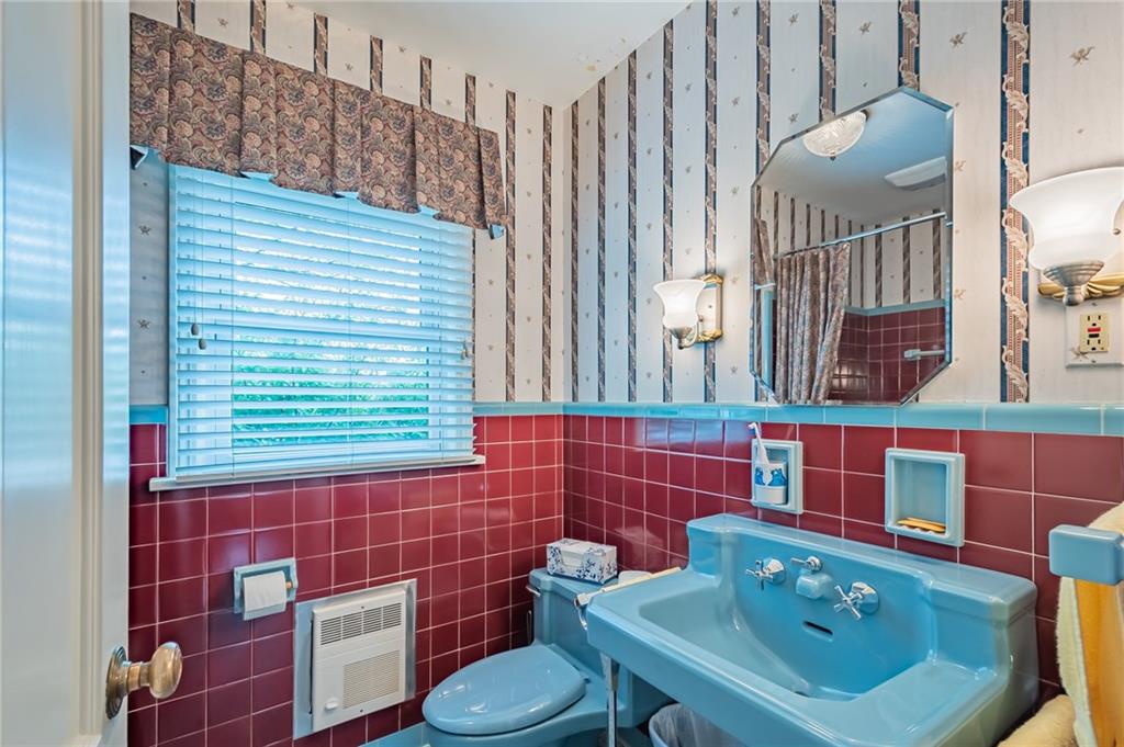 285 Crestmont Road Pittsburgh, PA 15237 - Photo 10 of 25 Gallery Image 10