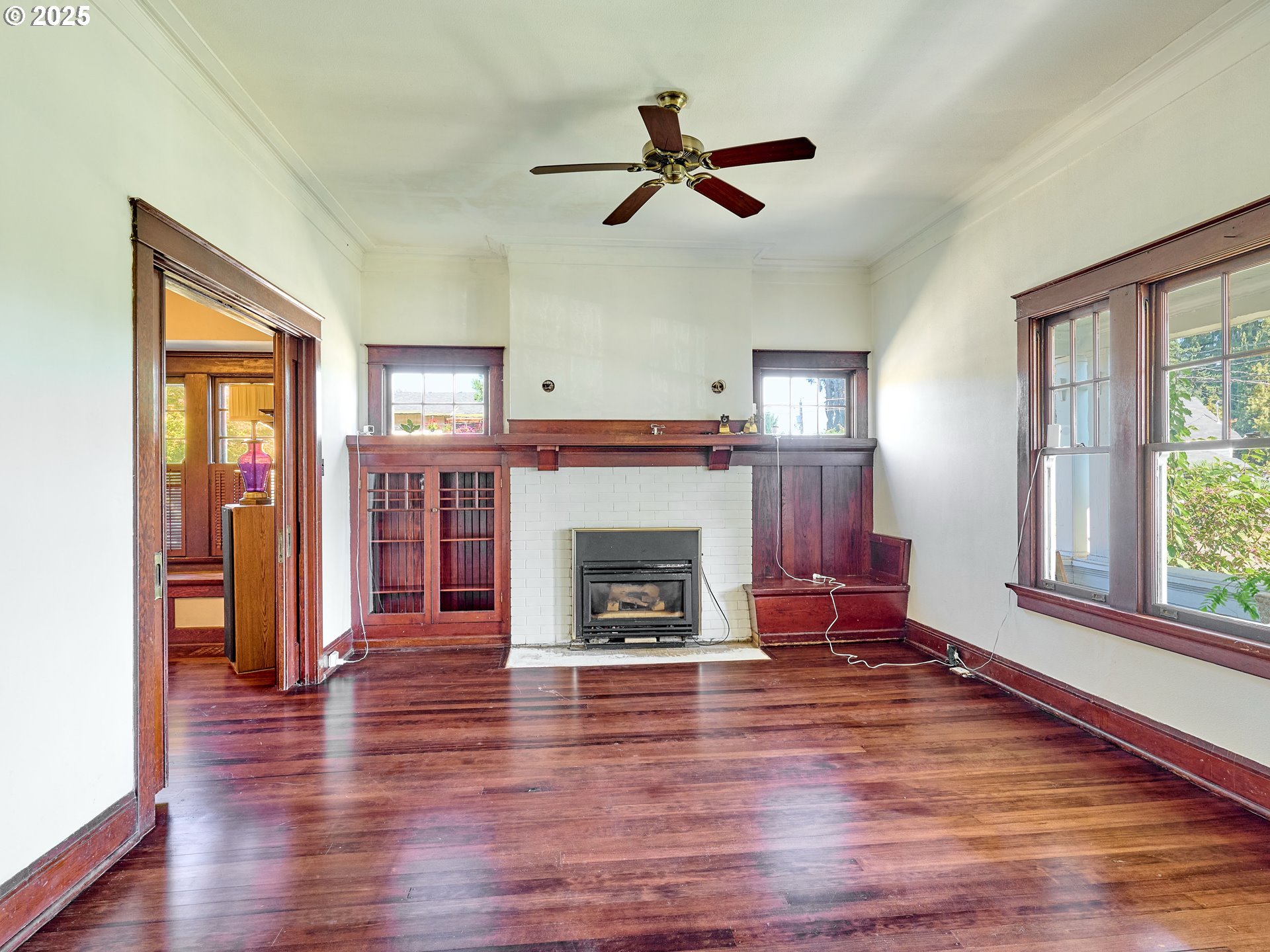 955 Bryan Street Woodburn, OR 97071 - Photo 8 of 28 a living room with furniture and a fireplace
