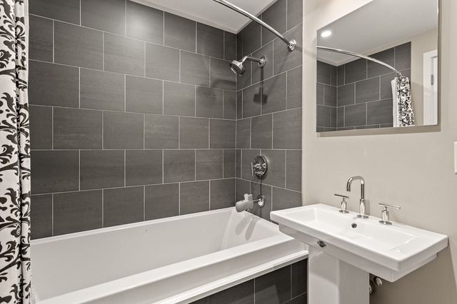 $2,975,000 | 346 Congress Street, Unit 602, Boston, MA 02210