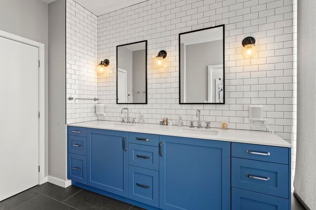 $2,975,000 | 346 Congress Street, Unit 602, Boston, MA 02210