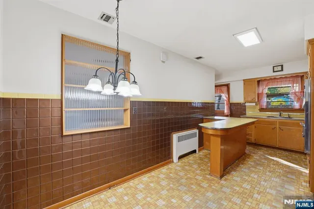 $479,000 | 21 Hawthorne Avenue, Hawthorne, NJ 07506