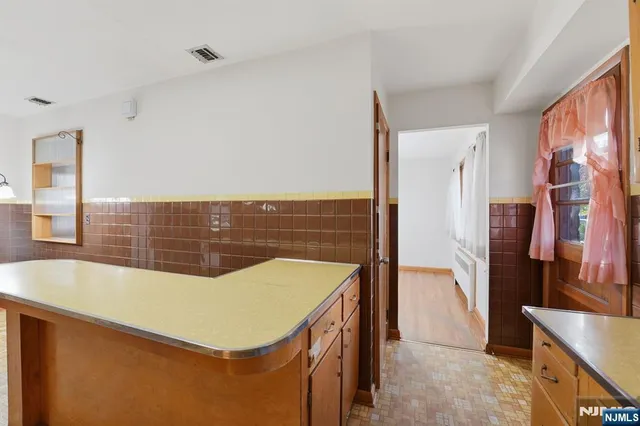 $479,000 | 21 Hawthorne Avenue, Hawthorne, NJ 07506