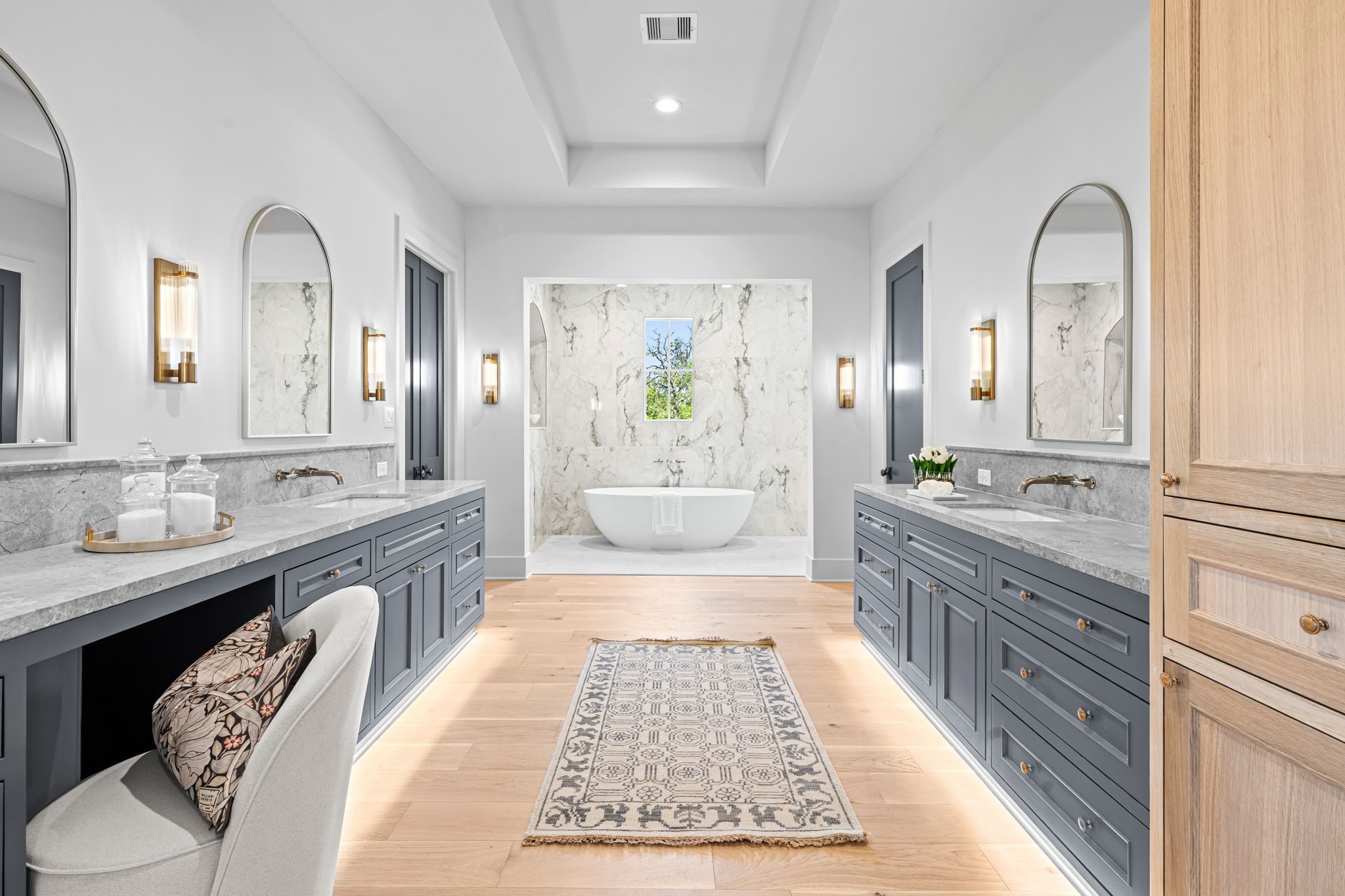 1414 Chamboard Lane Houston, TX 77018 - Photo 18 of 37 Dreamy primary bathroom