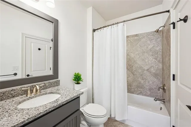 a view of livingroom with furniture