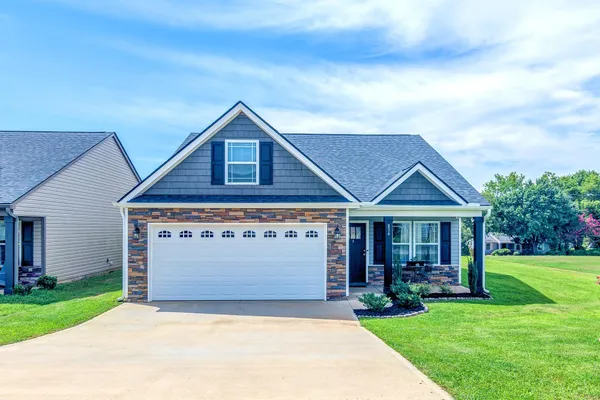 $252,500 | 834 John Weaver Trace, Inman, SC 29349