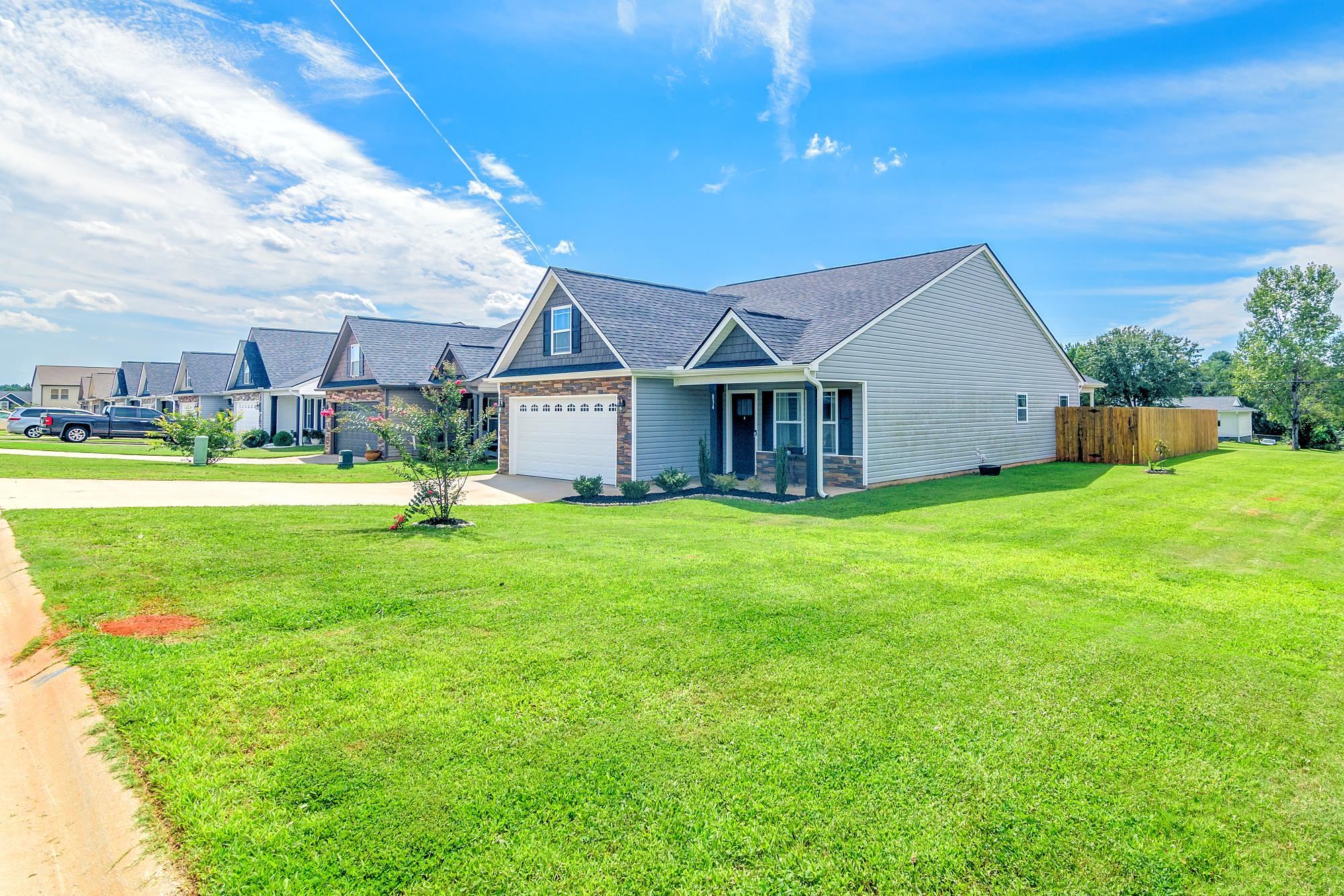 834 John Weaver Trace Inman, SC 29349 - Photo 5 of 31 Gallery Image 5