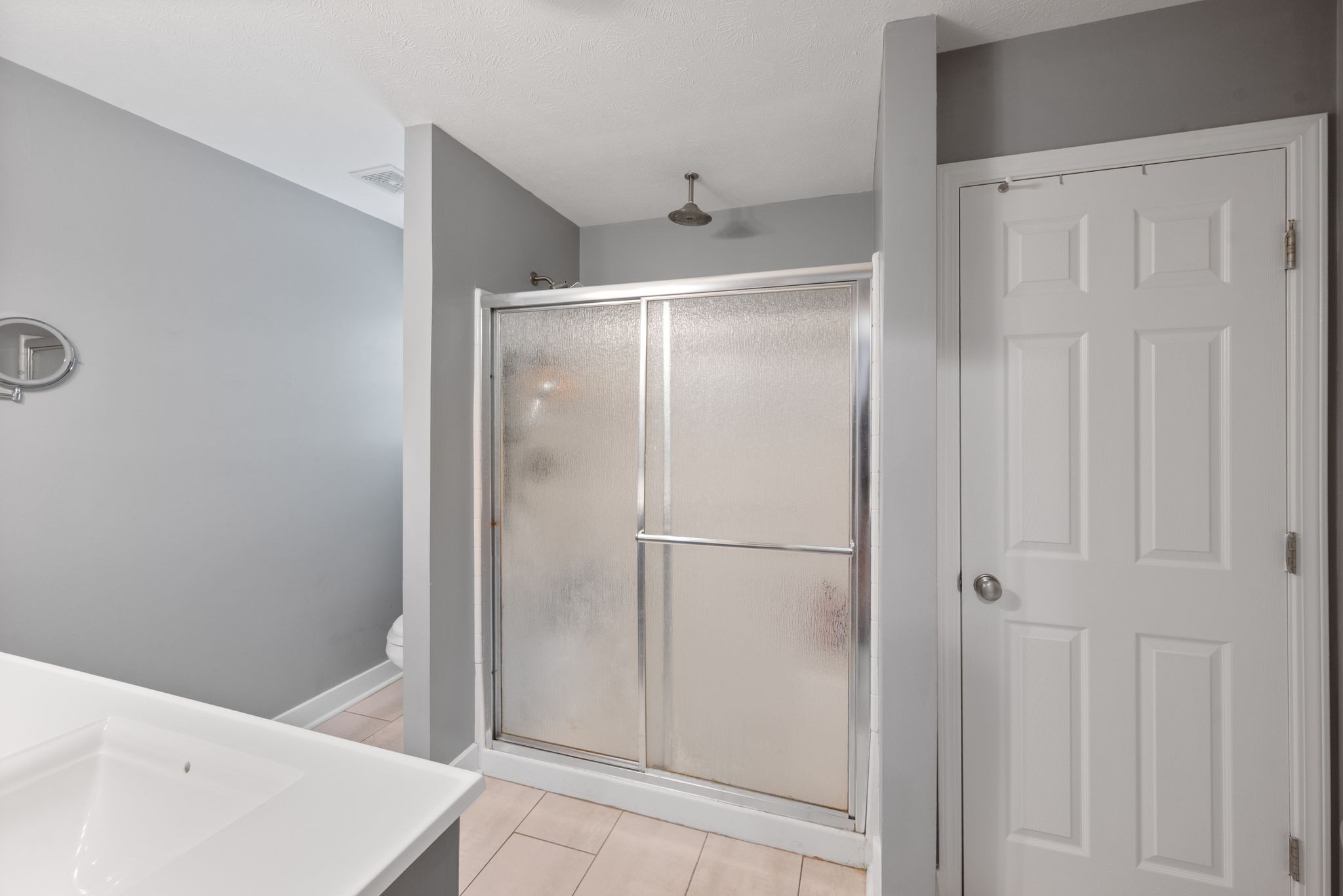 4223 Birmingham Road Lebanon, TN 37090 - Photo 20 of 30 a bathroom with a shower and a tub