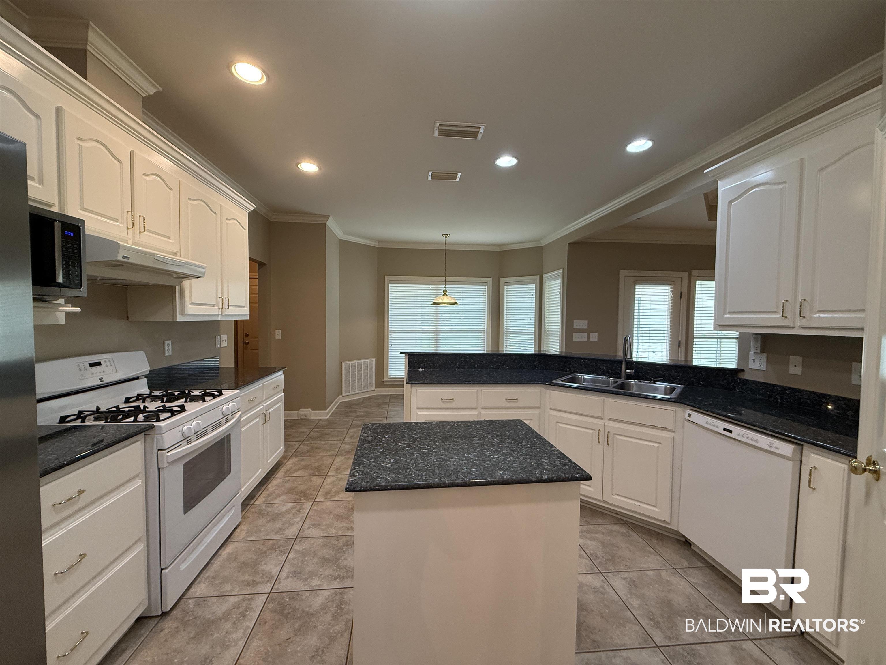 9090 Pleasant Road Daphne, AL 36526 - Photo 7 of 24