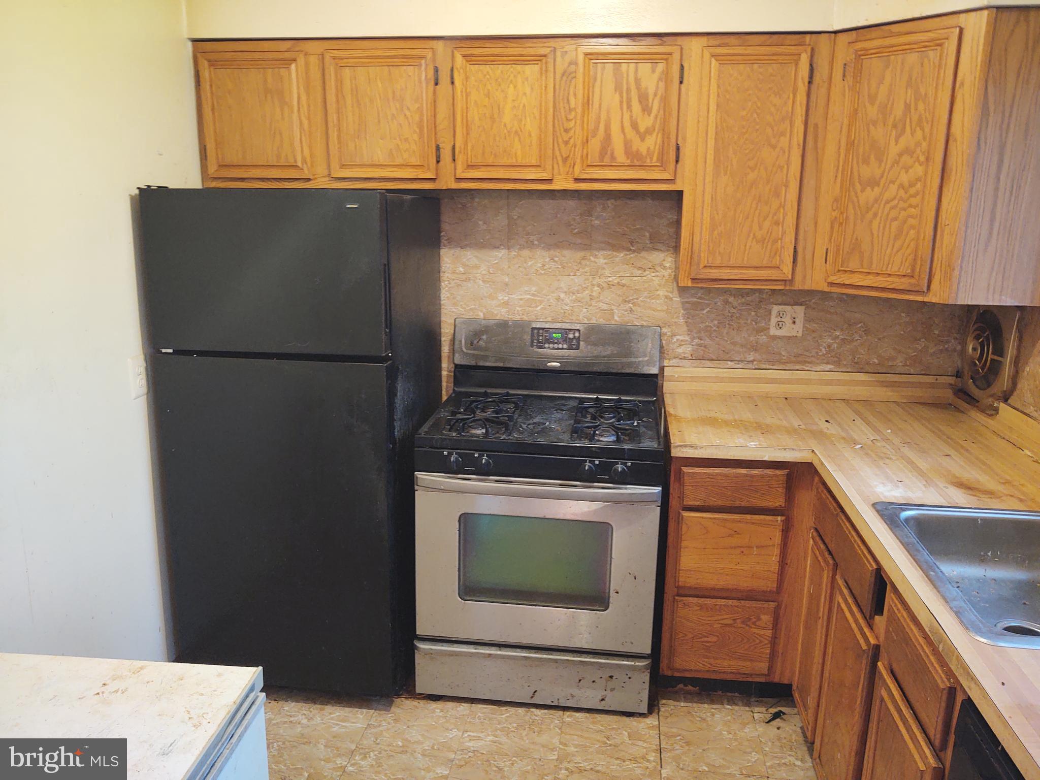 1643 Addison Road South District Heights, MD 20747 - Photo 6 of 14 Kitchen