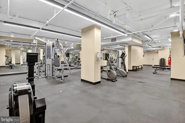 $2,250 | 1808 Old Meadow Road, Unit 1105, McLean, VA 22102