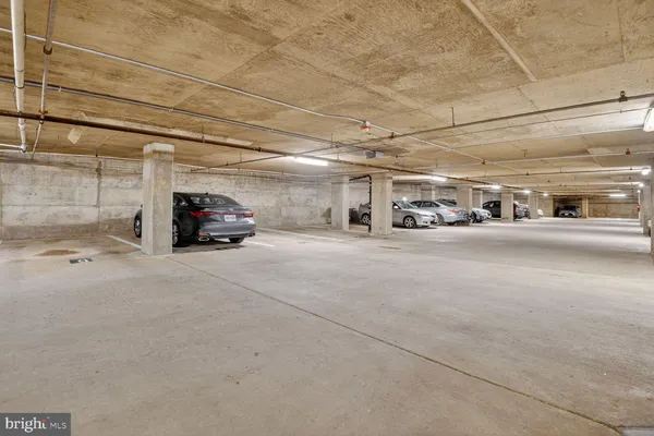 $2,250 | 1808 Old Meadow Road, Unit 1105, McLean, VA 22102