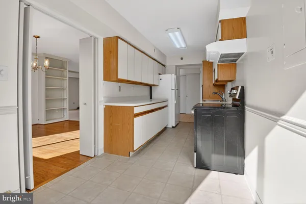 $2,250 | 1808 Old Meadow Road, Unit 1105, McLean, VA 22102